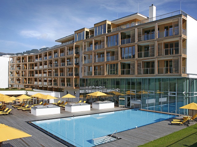 Kempiski_hotel_Pool