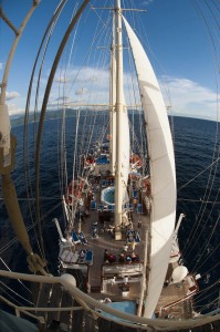 crociera-dello-star-clipper-deshaies-basse-terre-guadalupa-caraibi-francesi