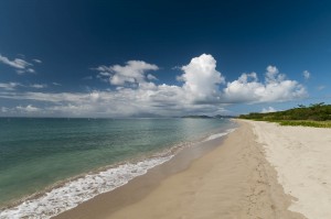 spiaggia-di-pinney-nevis-caraibi