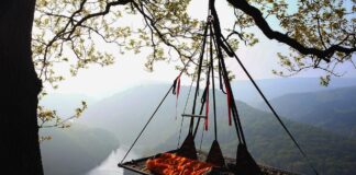 Germania: il brivido di dormire sospesi tra gli alberi