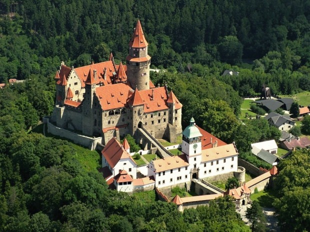 bouzov_01_ostatni_zahranicni_portaly
