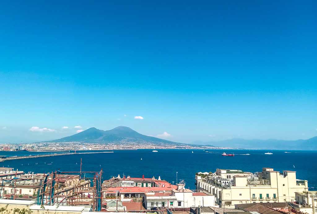 napoli-vesuvio-monte-echia