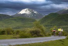 Parco Nazionale del Pollino: viaggio nel cuore selvaggio tra Basilicata e Calabria in bicicletta in Basilicata, nel Parco Nazionale del Pollino e il monte Pollino sullo sfondo