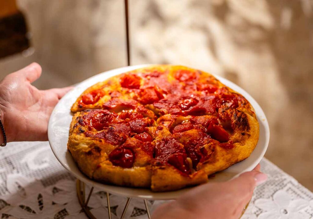 La tipica focaccia barese