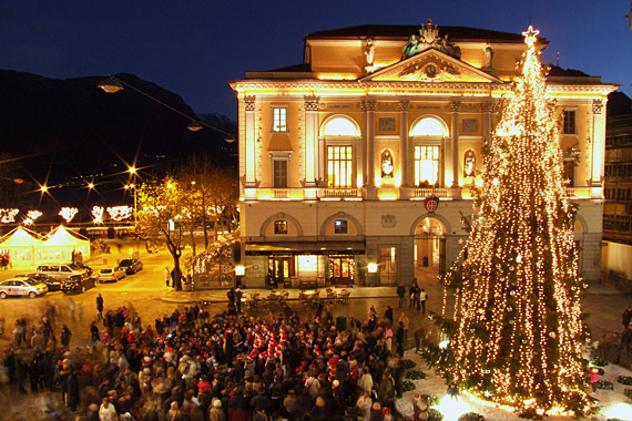 Decorazioni Natalizie Lugano.Svizzera Lugano Natale Gourmand In Musica Latitudes