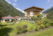 L'hotel BERCRISTAL, in Tirolo organizza Safari fotografico e Foliage