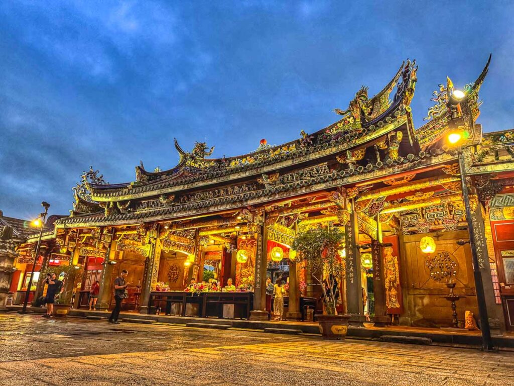 Il tempio di Dalongdong nel distretto di Datong a Taipei, Taiwan