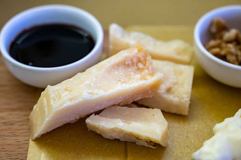 Degustazione parmigiano reggiano Uno dei regali originali per Natale