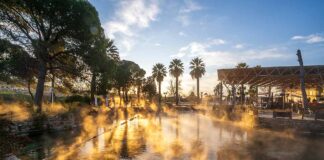 Hierapolis: dalla Piscina di Cleopatra alla Porta dell’Ade La piscina di Cleopatra a Hierapolis nella luce del tramonto, Turchia
