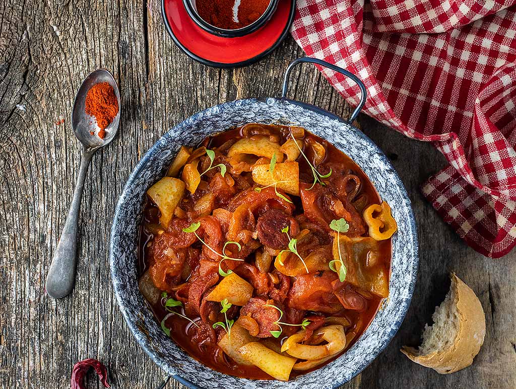 ungheria-cucina-tipica-Goulash-lecsó