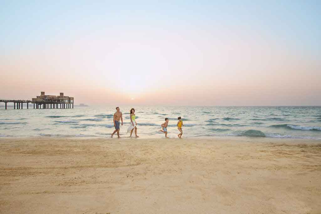 Una passeggiata su Jumeirah-Beach a Dubai nel 2025