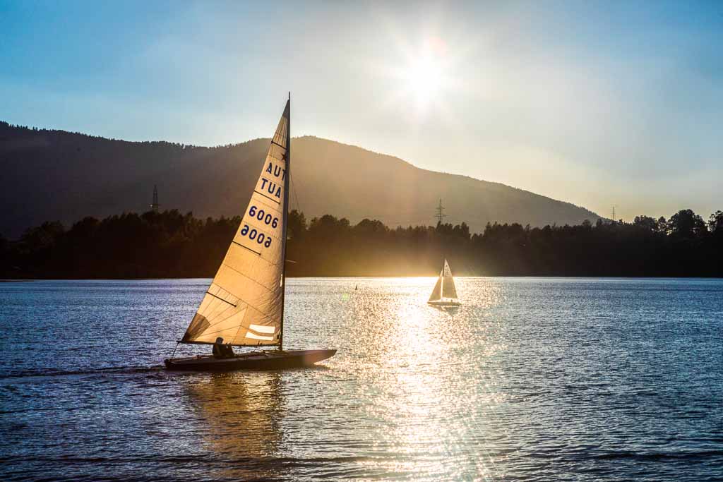 slovenia-lago-barca-vela