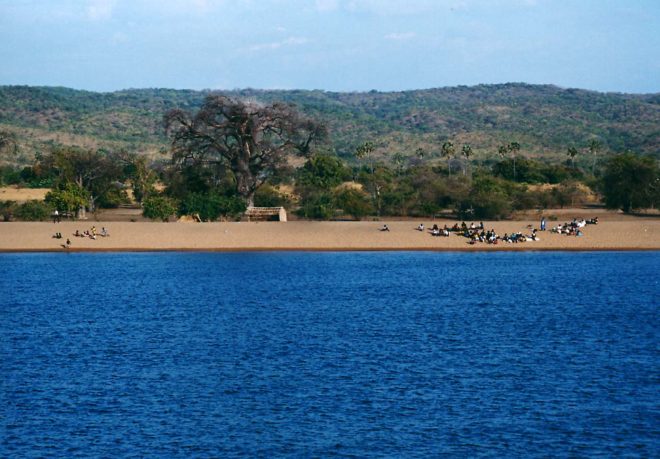 Lake_malawi_mozambico_coast