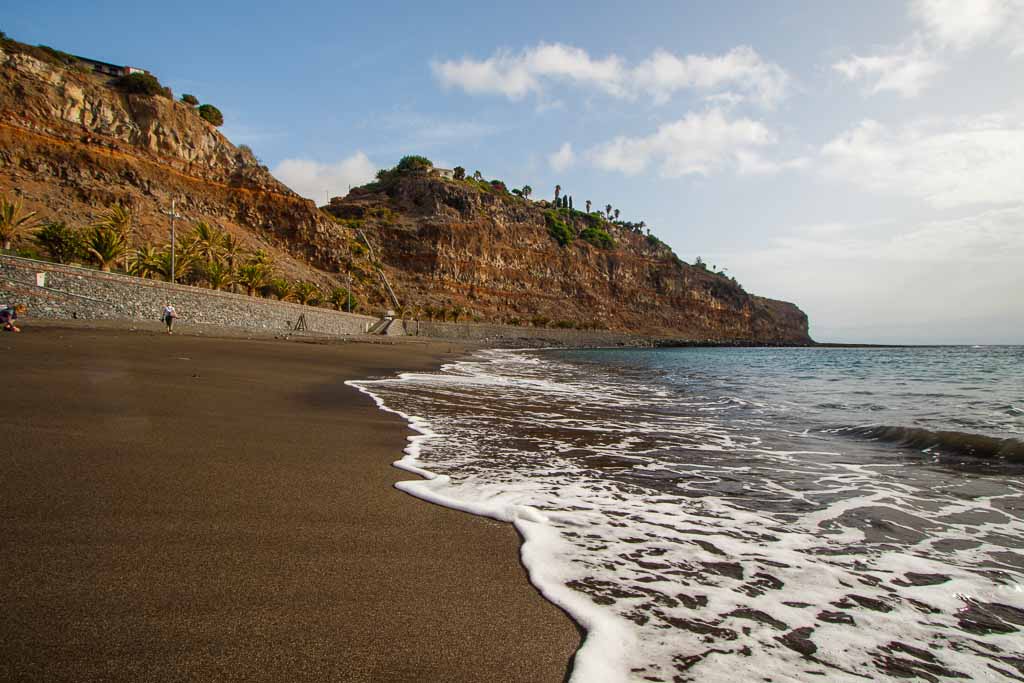 Canarie-Playa-de-la-Cueva-La-Gomera