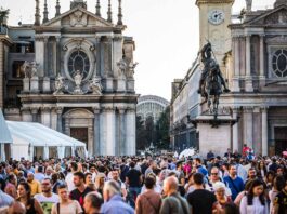 Terra Madre 2026: guida al Salone del Gusto e ai migliori ristoranti di Torino Il centro di Torino invaso dai visitatori durante il Salone del Gusto