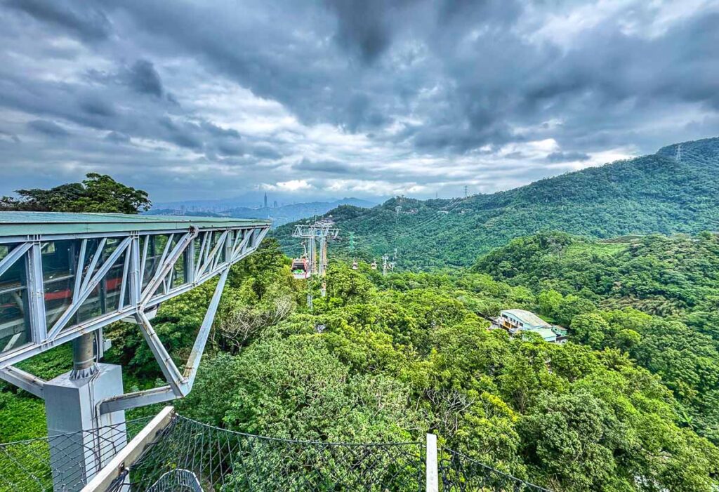 Da Songshan parte anche la funivia panoramica, la Maokong Gondola, Taiwan