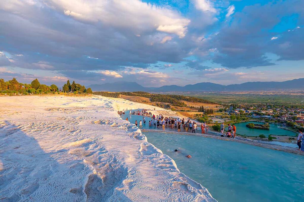 Pamukkale, Turchia: le formazioni calcaree e le piscine di acqua calda