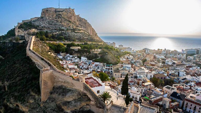 Alicante, oltre il mare