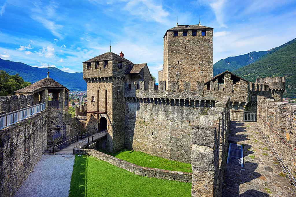 bellinzona-svizzera-castello-montebello