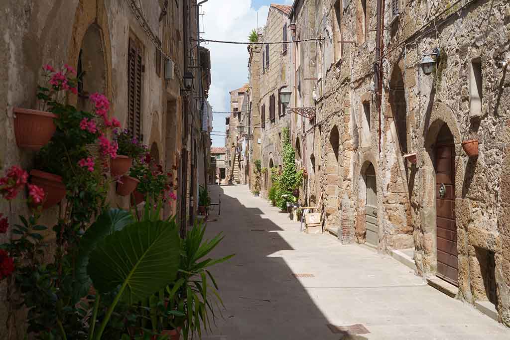 Uno sguardo al centro storico di Grosseto - Shutterstock - @Claudio Giovanni Colombo