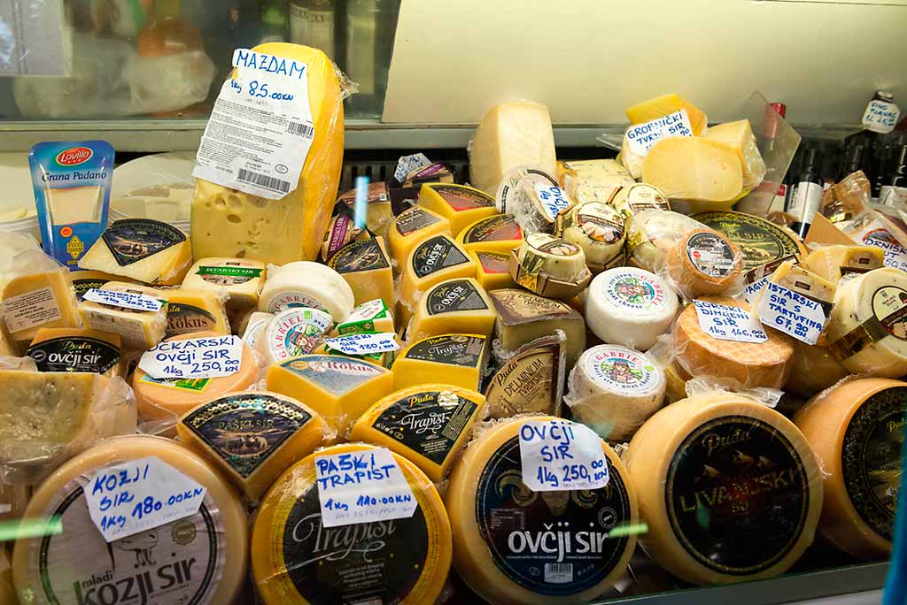 croazia-quarnero-rijeka-fiume-formaggio-mercato