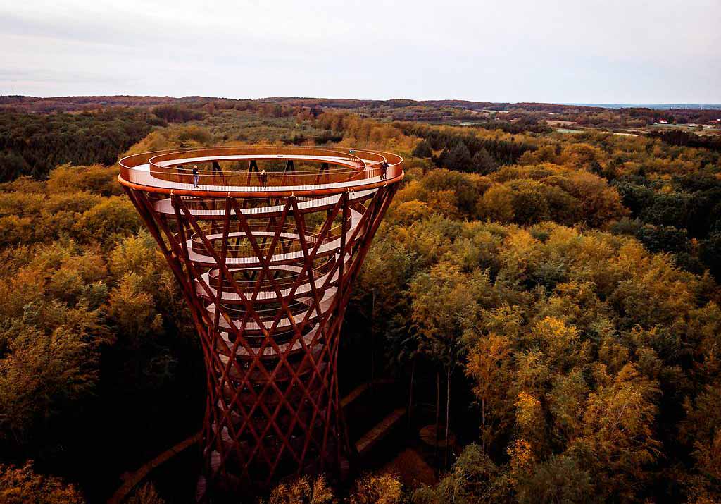 danimarca-torre-foresta-Camp-Adventure