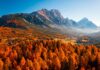 Weekend d’autunno tra cinema e paesaggi: 7 mete da film dolomiti-autunno-cortina-ampezzo