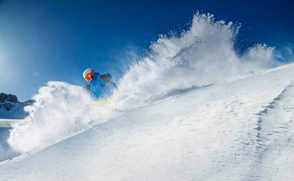 dolomiti-neve-veneto-sciatore