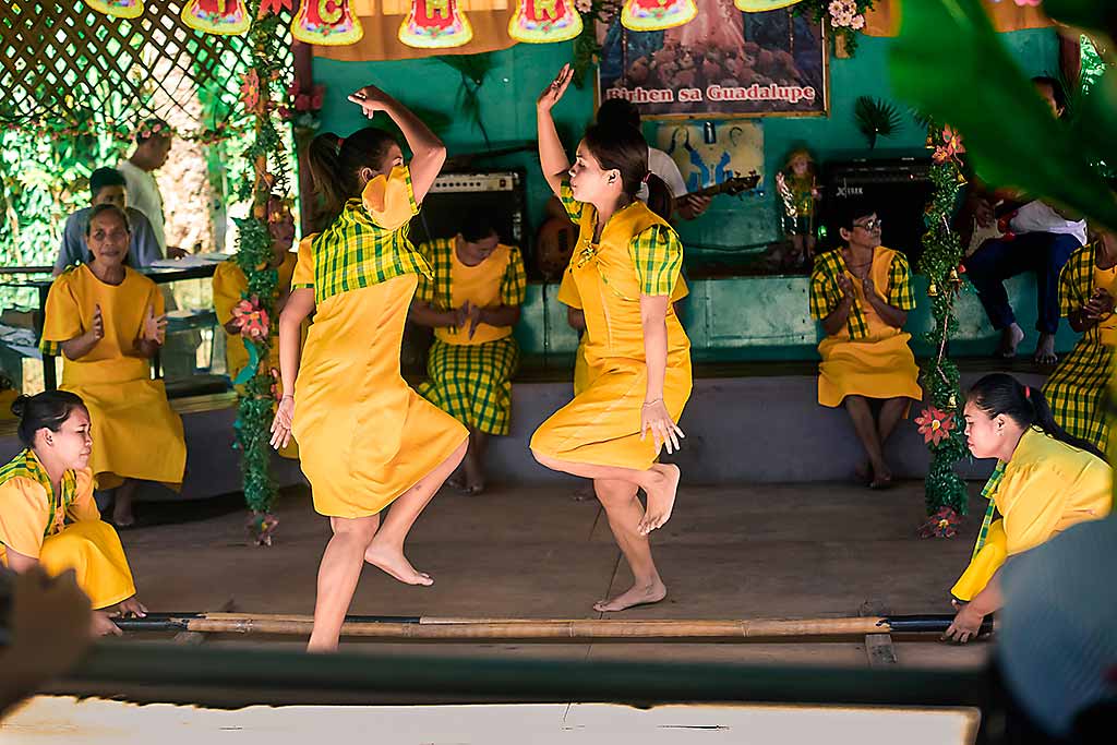filippine-danza-tradizionale-tinikling