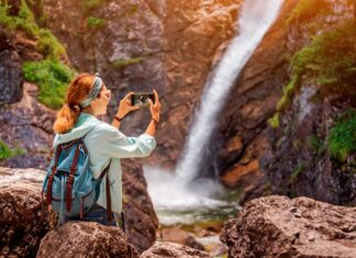 fotografia-viaggio-cascata-smartphone