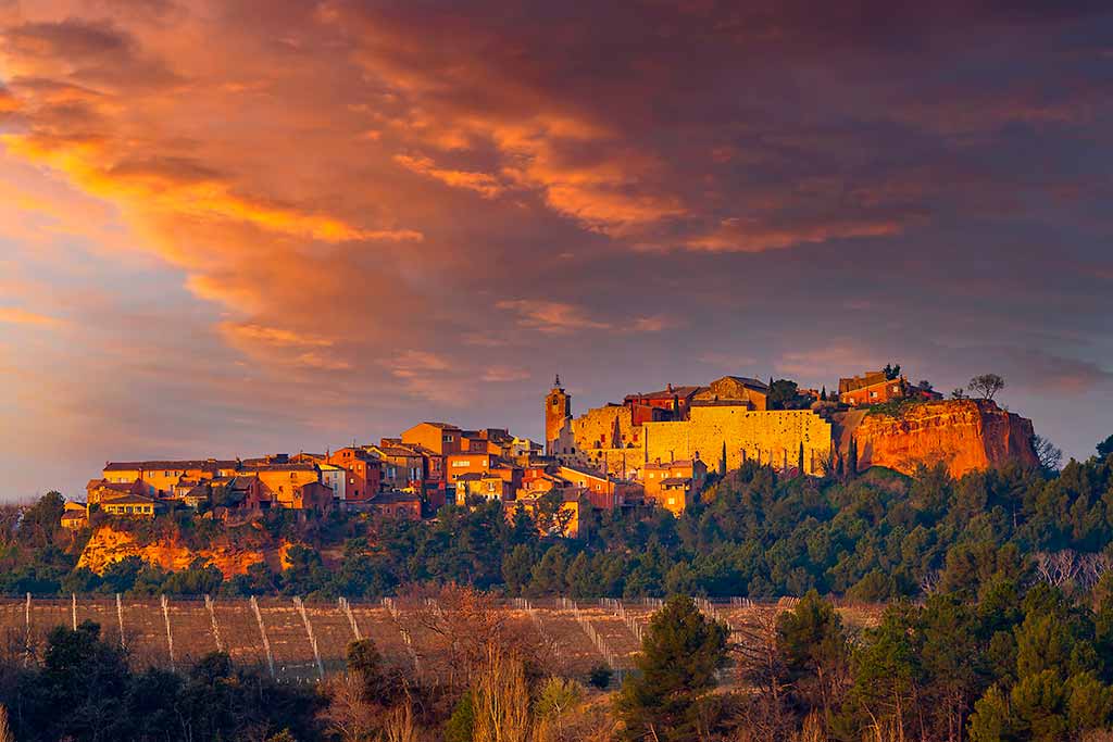 francia-luberon-roussillon-al-tramonto