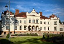 Lituania, il fascino delle piccole città Il maniero di Rokiskis una delle piccole città della Lituania