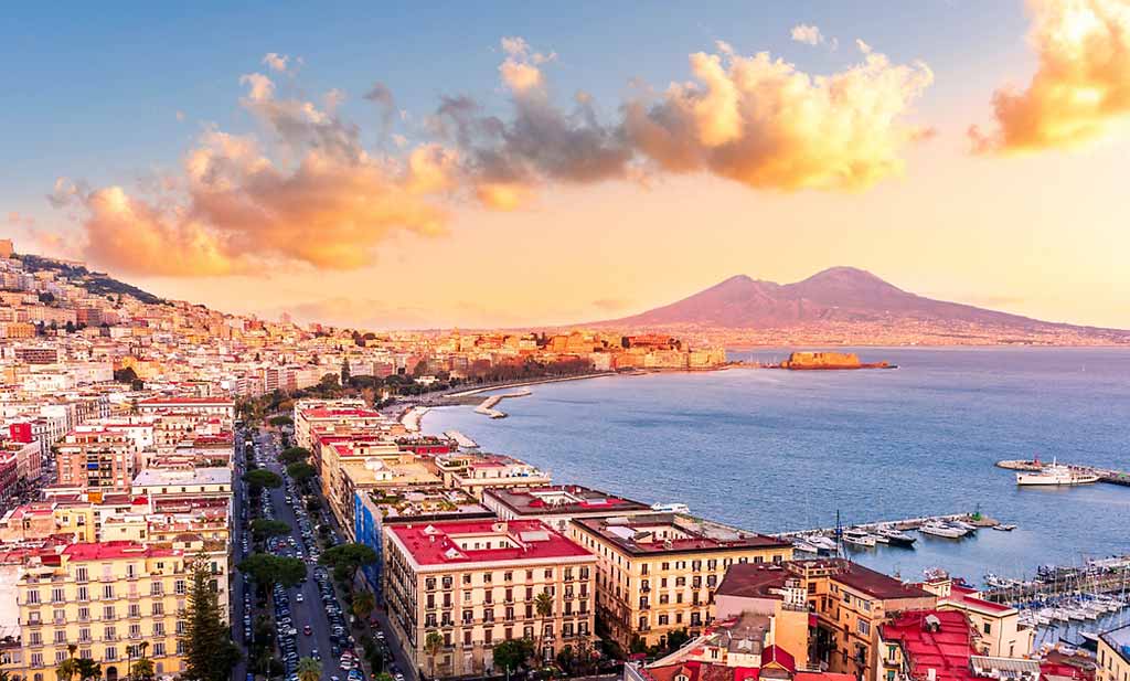 napoli-monte-echia-vesuvio