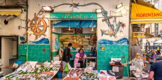 Sapori di Napoli: Tour gastronomico tra le strade della città napoli-street-food-pescheria