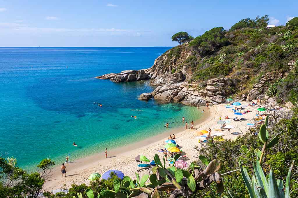 Più turistica, ma comunque ricercata: la Spiaggia di Cavoli