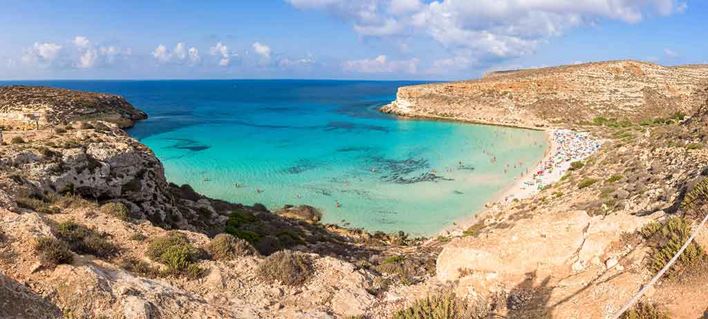 La splendida Spiaggia dei Conigli, fra le migliori d'Italia
