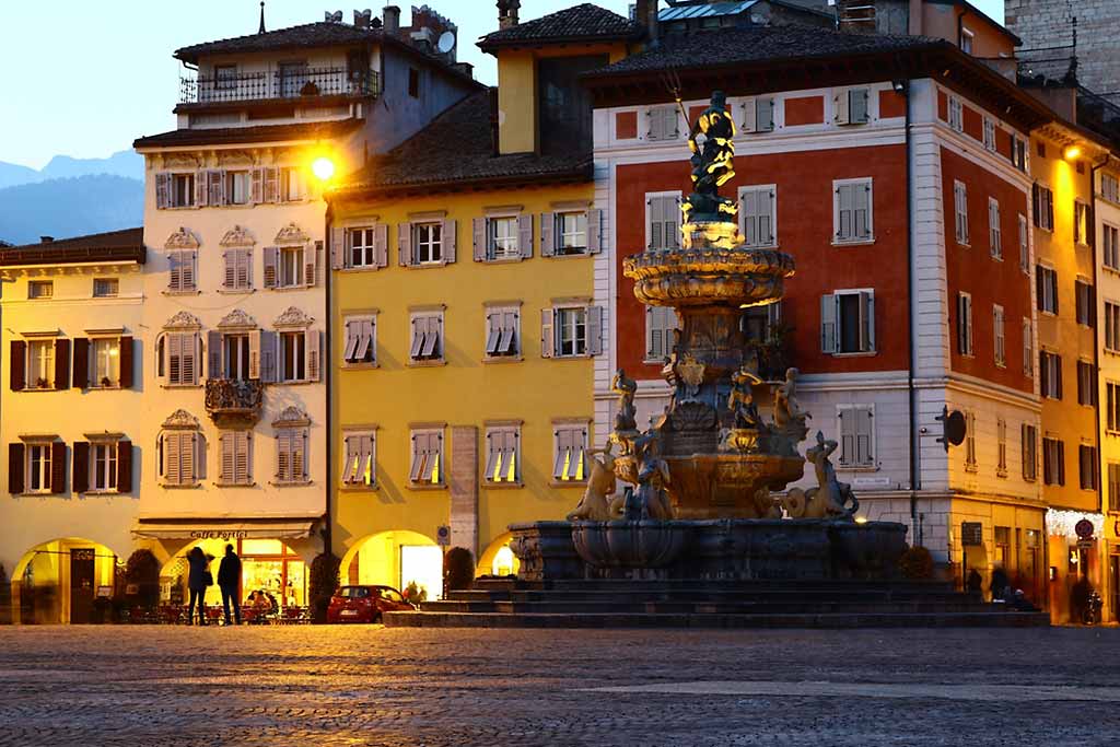 trento-piazza-duomo-autunno